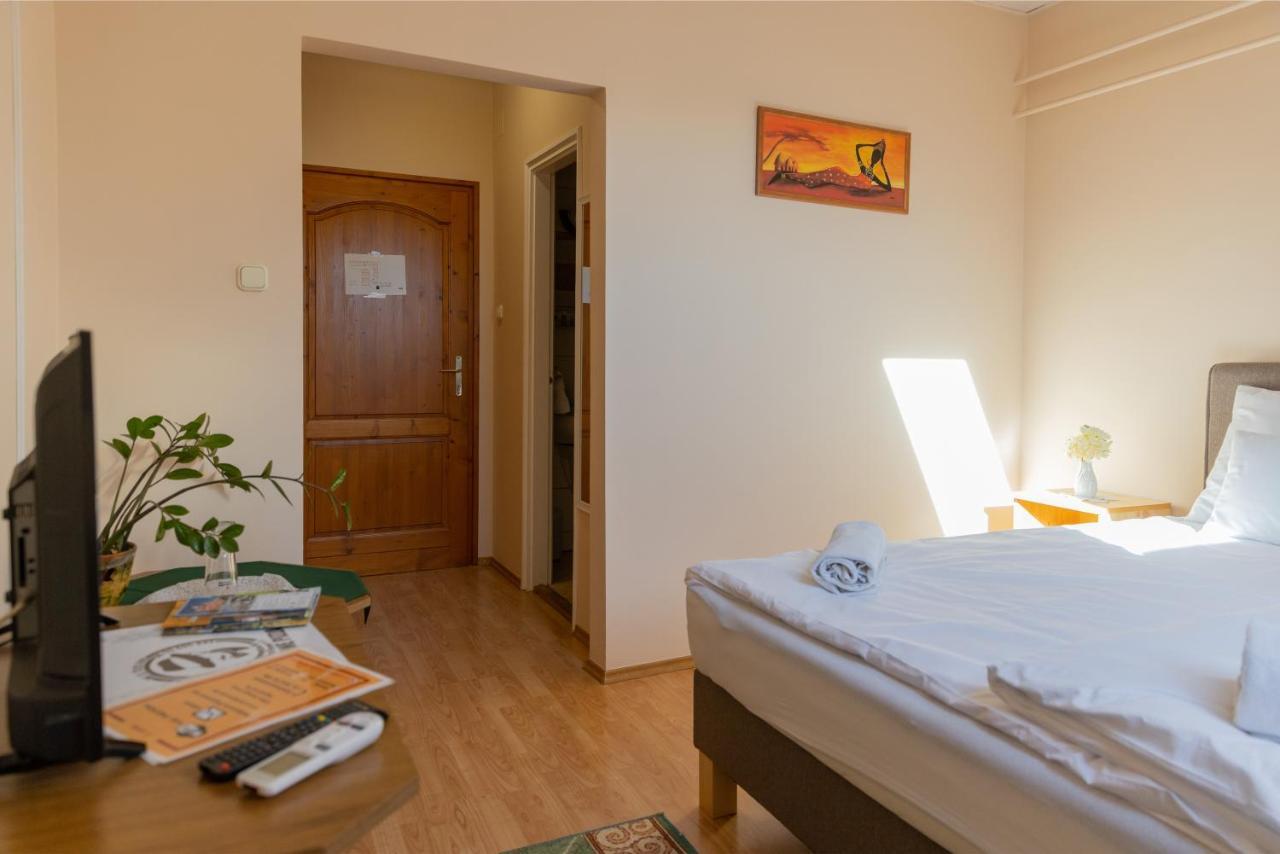 Betli Panzio Hotel Zalaegerszeg Bagian luar foto